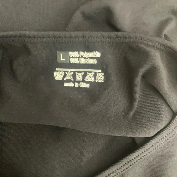 Black Cold Shoulder Women's Top - Picture 4 of 4